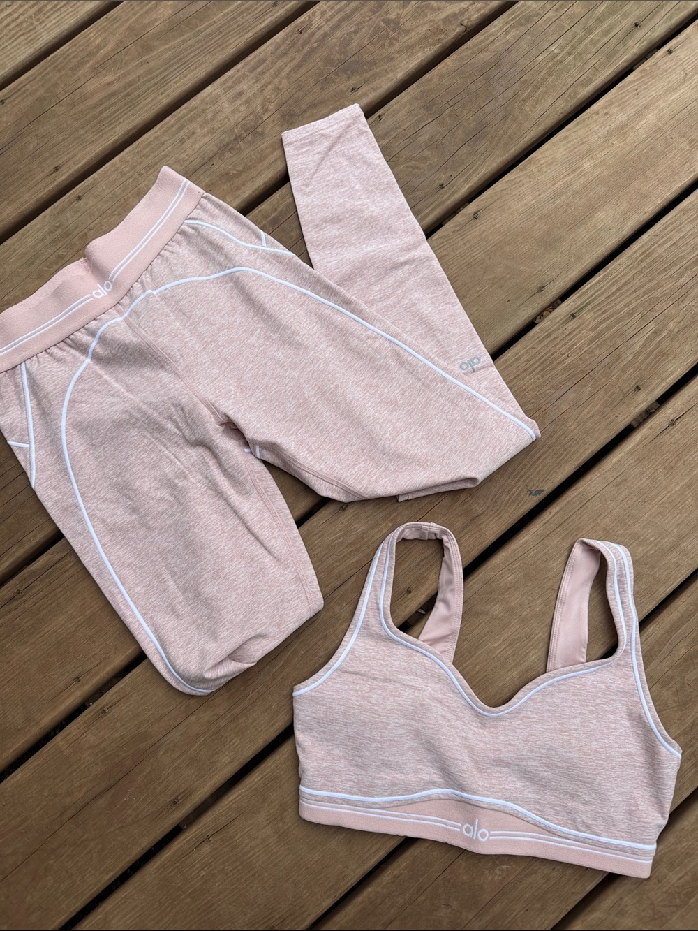 ALO Yoga Blush Pink Seamless Sports Bra and Leggings Set
